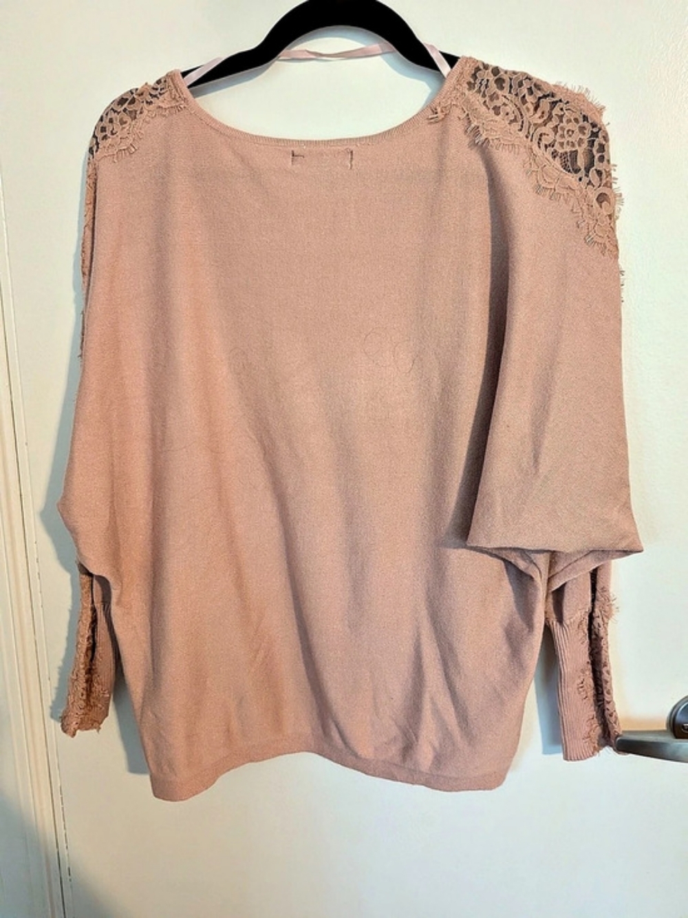 Cable & Gauge Lace Shoulder Tunic in Pink Size Medium